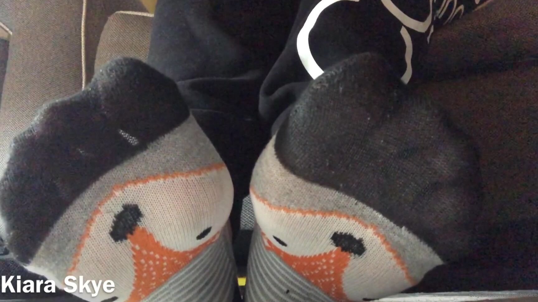 Kiaraskye Vid Dirty Sweaty Shoe And Sock Removal Watch Me Take Off My Running Shoes An