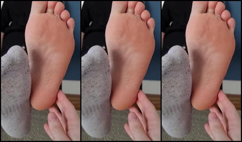 The Foot Dungeon Nicknamed The Foot Dungeon Onlyfans Pov Take Off My Socks And Huff On These Feet