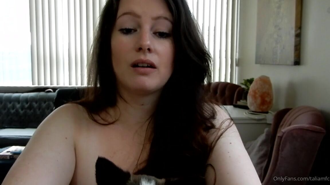 Taliamfc Snack Time One Of My Members Sent Me A Box Of All His Favorite Snacks Watch Me Try The