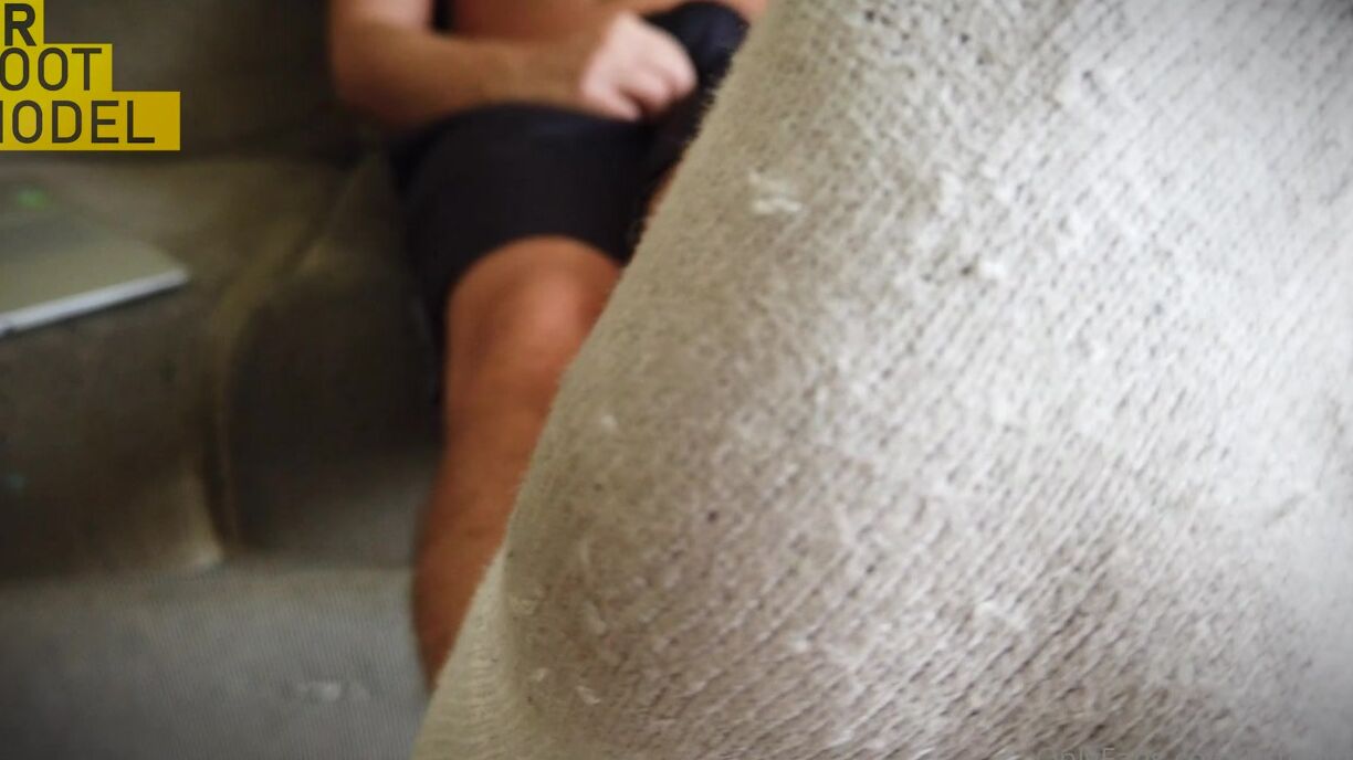 Brfootmodel 2368862226 02 19 2022 My Foot Bro Come Back