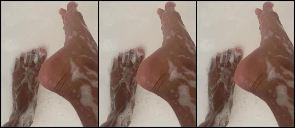 Toesbyayla Onlyfans Shower Fun 1