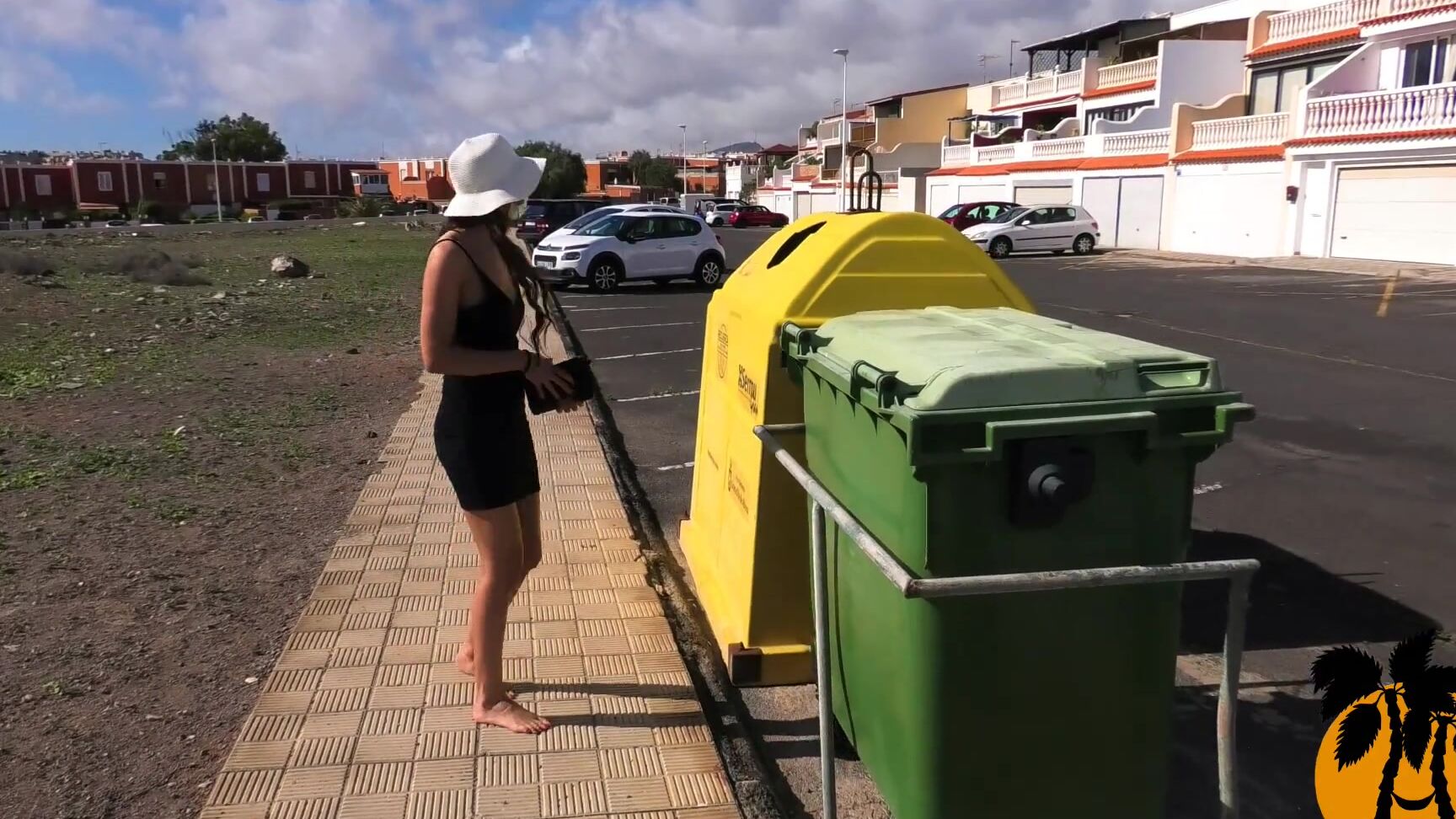 MiaAmahl Risky naked walk down the street. Public nudity MiaAmahl Pornhub