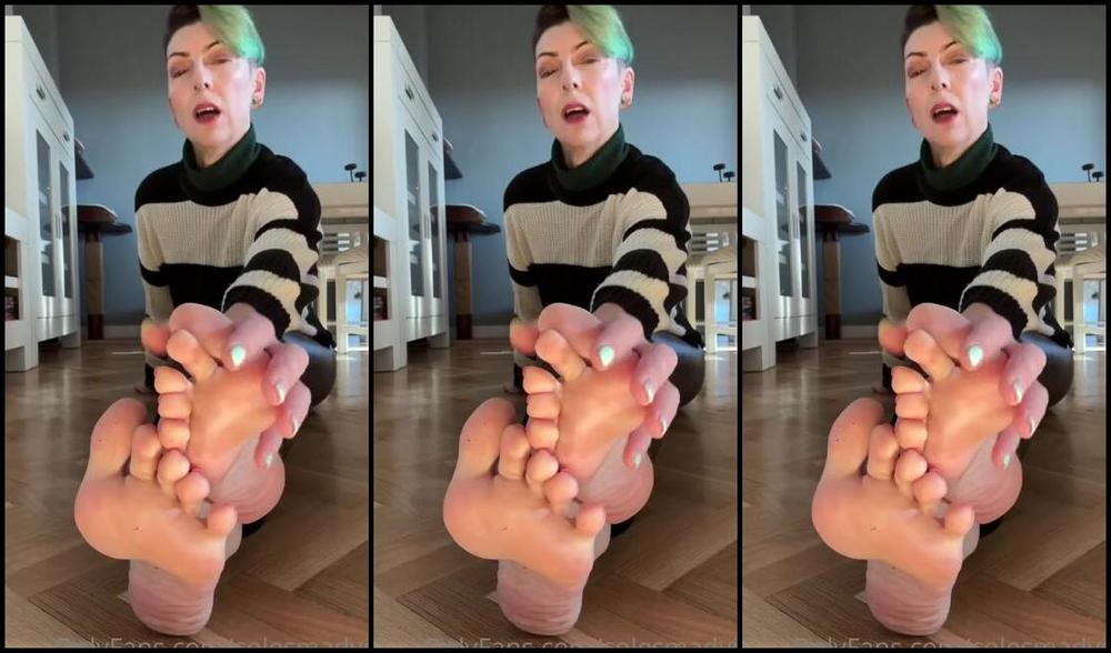 Solesmad Fetish Queen Aka Solesmadvip Onlyfans Happy Week My Dears Teasing You A Little Before Going To The Dentist Xxoo