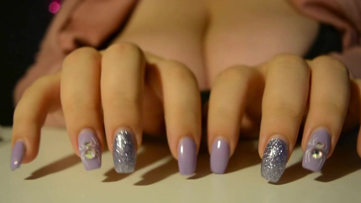 Destinydiaz Spooky Glam Nail Tapping