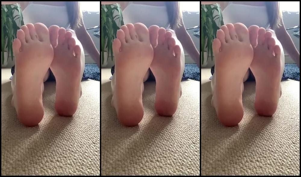 Harriet King Nicknamed Harrietfootsie Foot Fetish 03 07 2021 Onlyfans Video Spring Is Coming So I Thought Id Get My Skirt Out Early