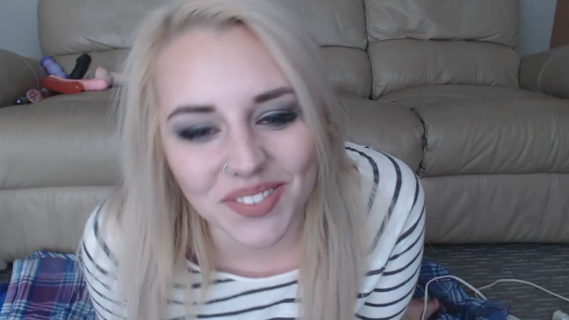 Kelly Belle Hitachi Fun With Face Close Up At Orgasm