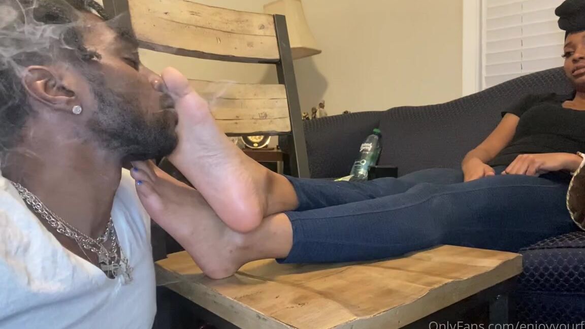 Enjoyyourfetish Onlyfans Sniffing Melanatedbossfeet Part 1P