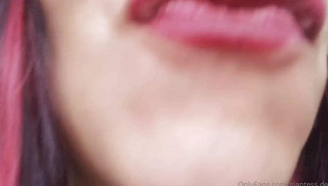 Giantess Debora Nicknamed Giantess Debora Onlyfans Eres Solo Para Mi Pequeo Hombrecito Tienes La Polla Tan Pequea Que Te Corres Tan Rpido Y Sin