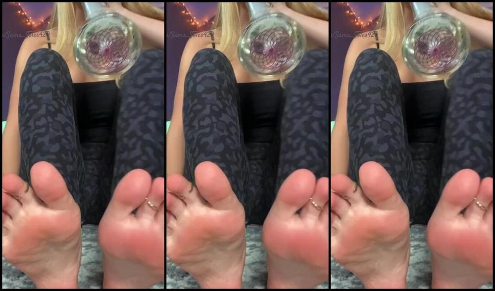 Sam Soles Nicknamed Sams Soles Onlyfans Early End To The Work Day Means Bong Rips And Toe Grips