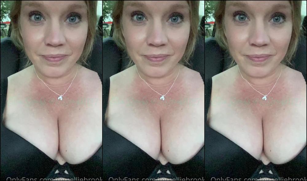 Mrselliebrooks Mins Of Watching My Tits Bounce In A Bra In Slow Motion While We Drive Down The Road