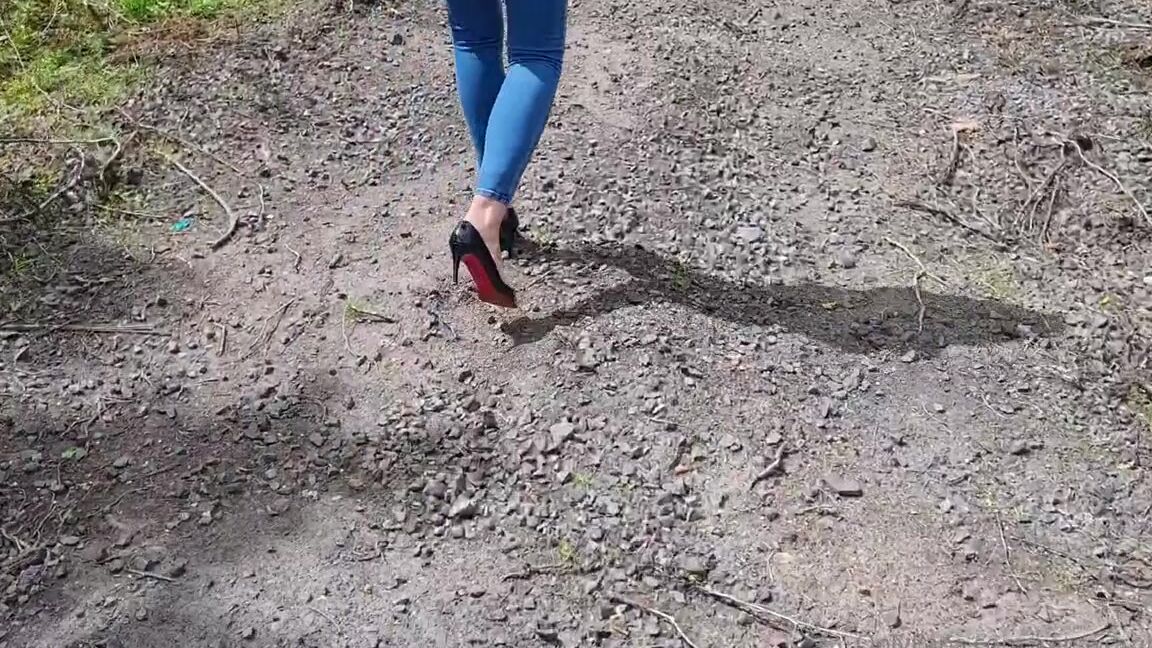 Kats Worn Heels Nicknamed Katswornheels Onlyfans Gravel Track Walk In My Old Louboutin Work Heels For Sale Below