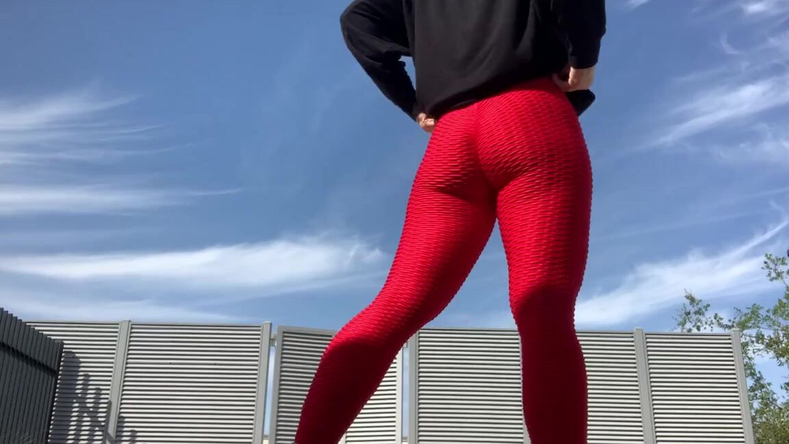 Goddess Sydney Thunder Nicknamed Goddesssydneythunder1 Onlyfans Enjoy Watching Me Jiggle My Ass Do Squats Hike Up My Leggings Stretch And Flex And