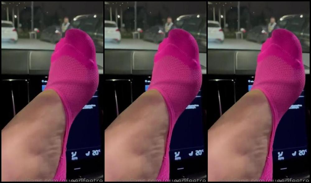 Queenfeetred Nicknamed Queenfeetred Onlyfans These Shoes Makes My Feet Sweaty And Relly Smelly