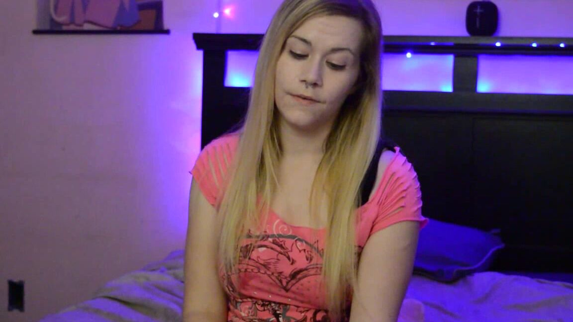 Petgirl Mean Girlfriend Laughs At You