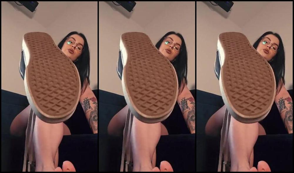 Mistress Nikole Nicknamed Mistress Nikole 03 28 2025 Onlyfans Video My Feet Need To Be Clean