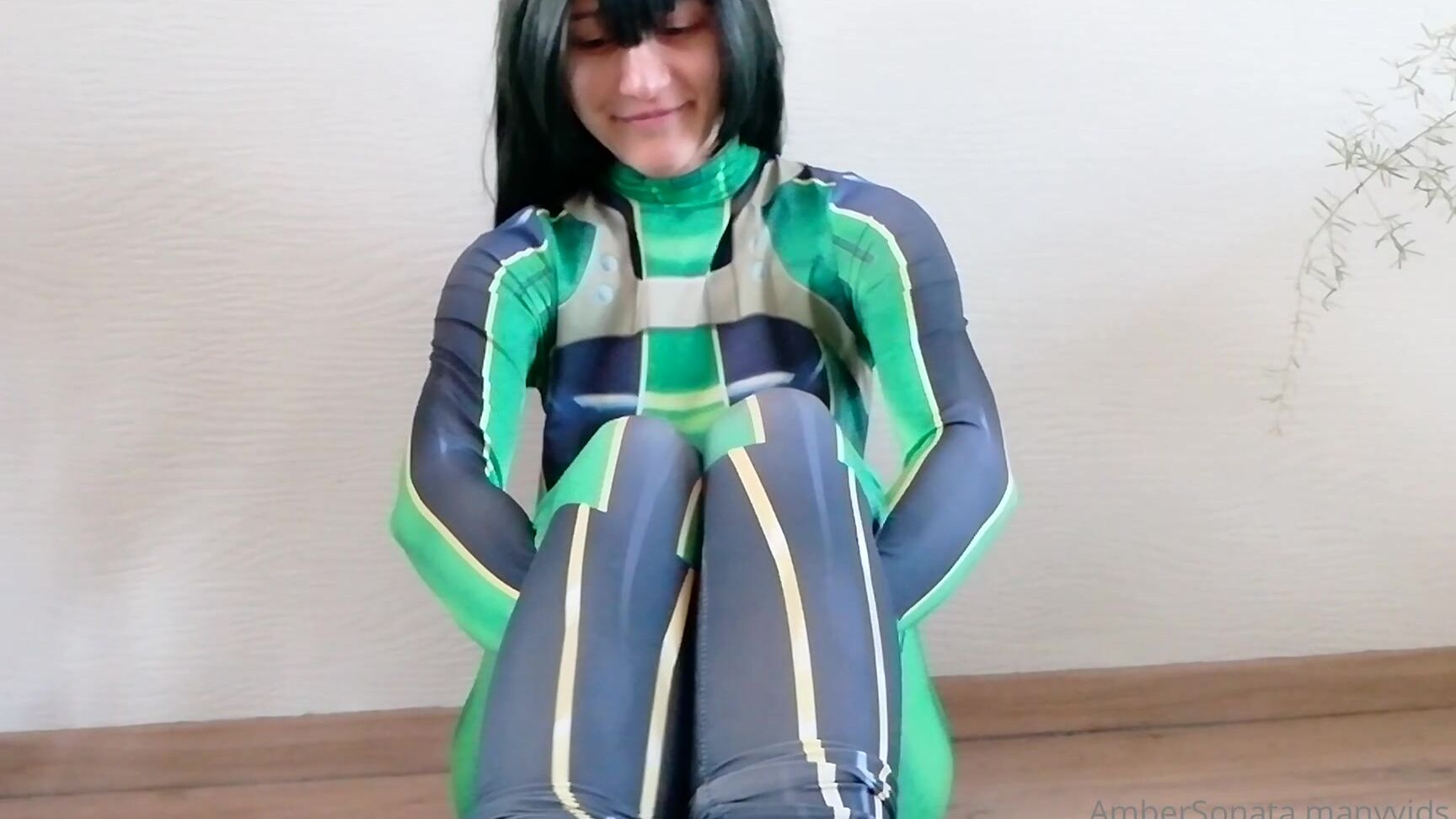 ambersonata-09-11-2021-2269657262-froppy-showing-off-her-feet-for-you-you-pervs-d-i-couldn-t-see-for-a-single-shot-of-this