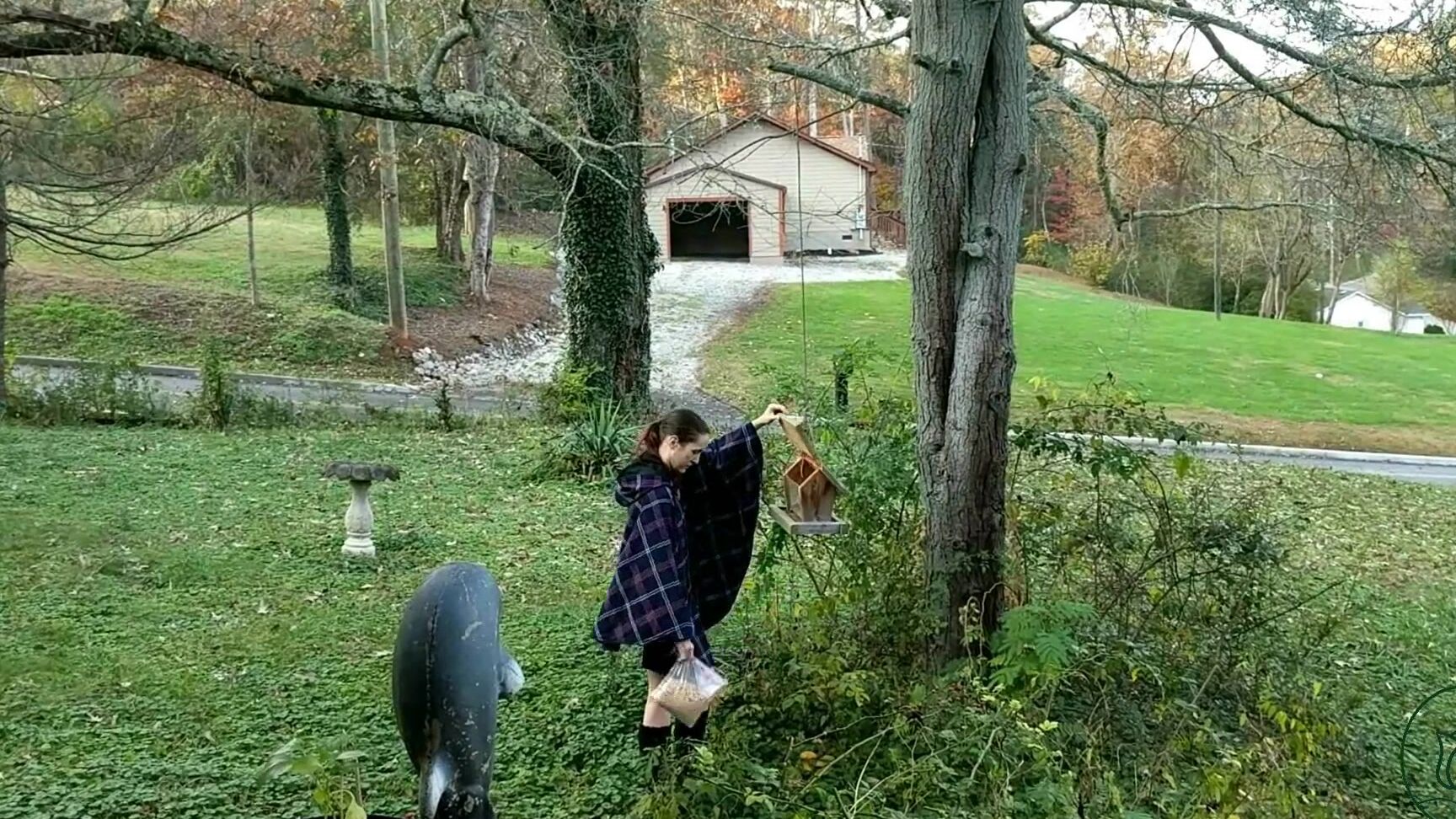 Maggie Jean Rose Feeding the birds (Naked!) Pornhub