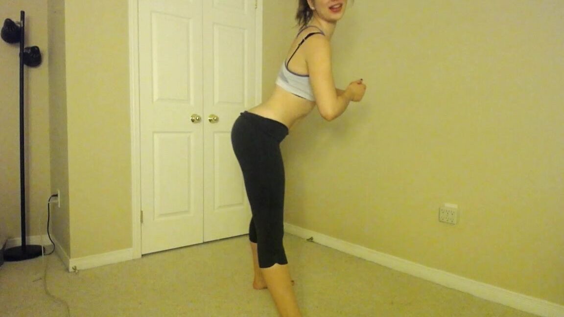 Lizrose Yoga Pants Post Gym Masturbation