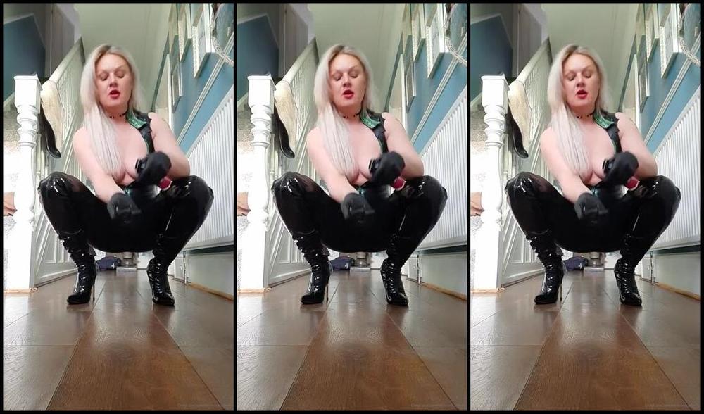 Mistress Athena Nicknamed Mistressathena Onlyfans Watch Mistress Atbena Shine Up My Latex