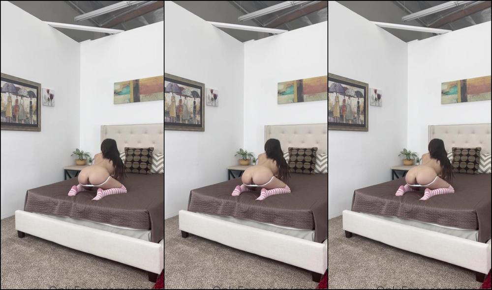 Mia Kay So This Is Behind The Scenes At A Photo Shoot I Was Getting My Pictures Done At What Do