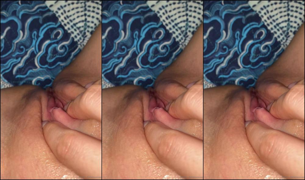 Elleknox Min Just A Quick Little Video Before I Jump Into Bed Because My Pussy Was Sooo Wet For