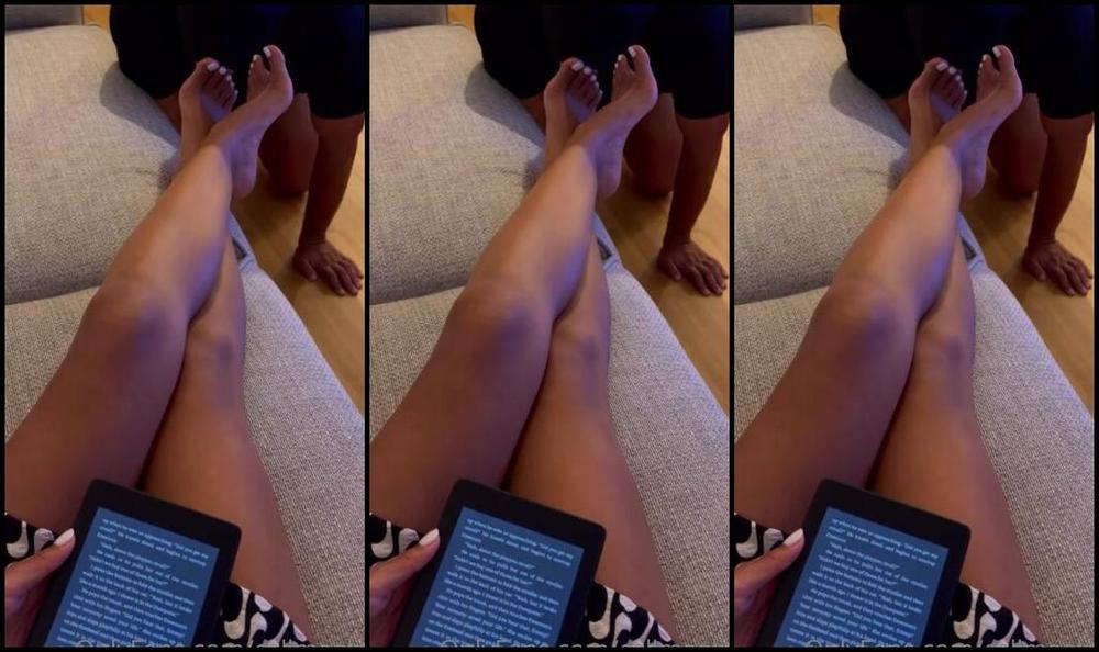 Alita Nicknamed Callmealita Onlyfans Reading And Being Worshipped Is What I Need For The Perfect Evening