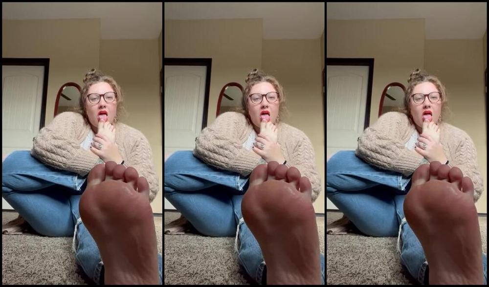 Amber Rae Nicknamed Amberrae969 01 26 2023 Onlyfans Video Lunch Break From Teaching Today And Thought My Natural Toes Looked A Little Yummy