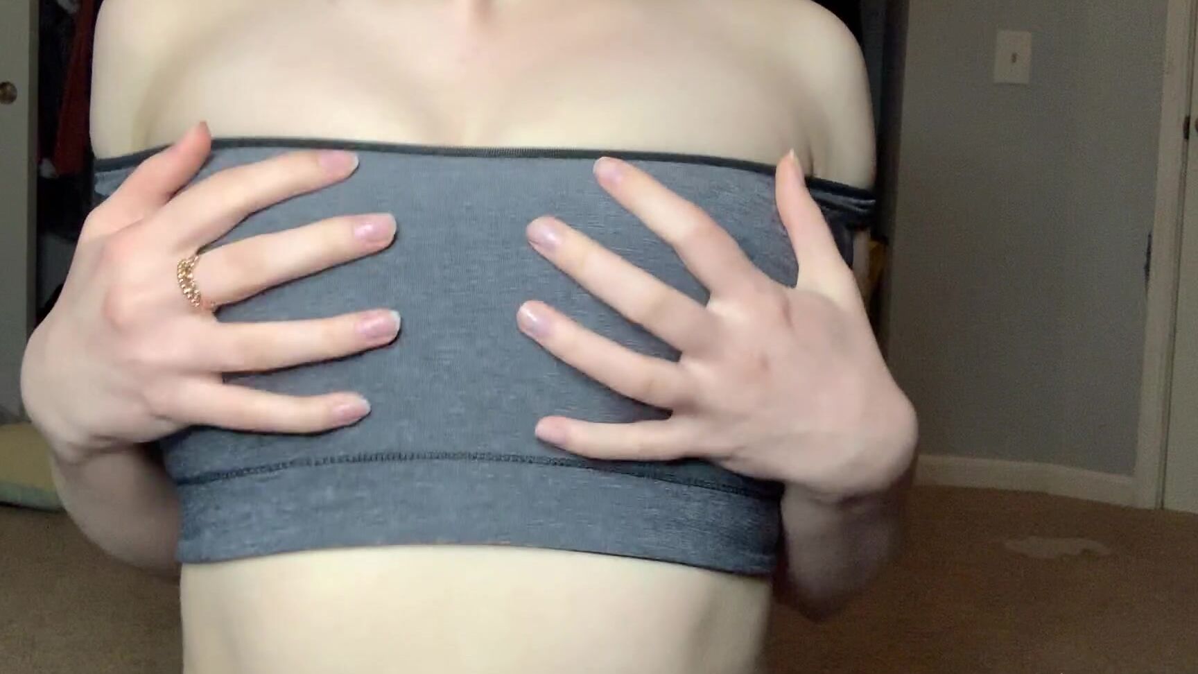 Kandicalico Bouncy Pregnancy Boob Show Off In Tight Sports Bra