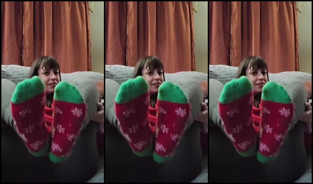 Crystal Paris Nicknamed One Lonely Foot 12 08 2024 Onlyfans Video Being Naughty During Movie Time