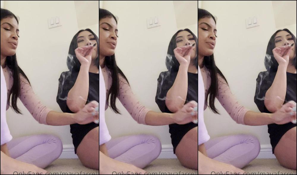 Thereal Mayafarrell Smoke Talk With Emerald Loves Emerald And I Just Got Done With A Photoshoot So We Decided