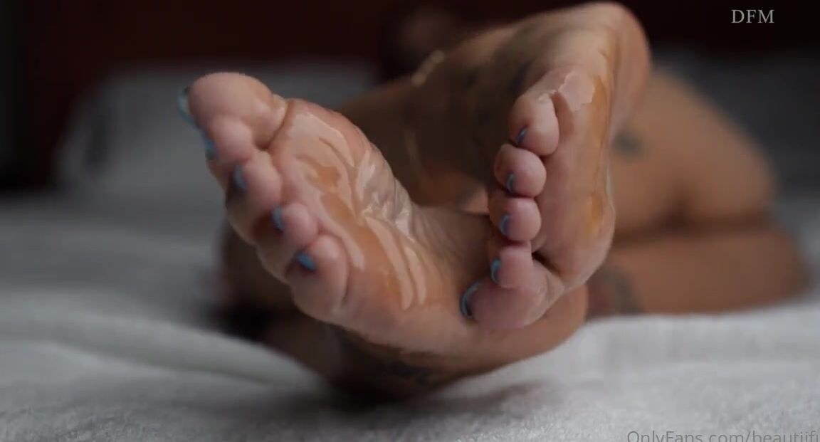 Beautiiful Liza Nicknamed Beautiifulliza 09 06 2021 Onlyfans Video Oily Soles Anybody Or You Like Them Natural