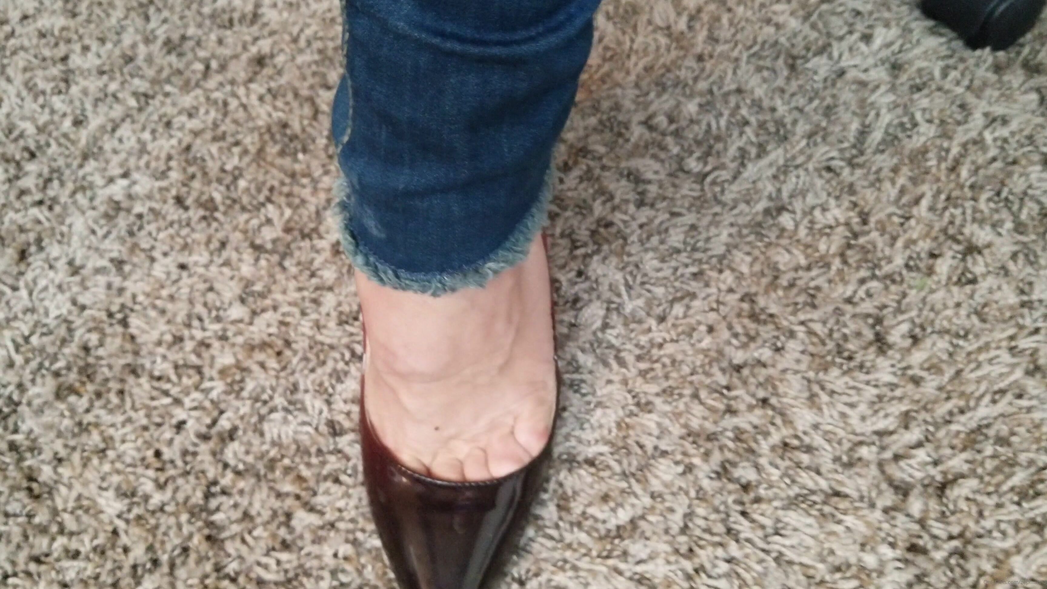 Zephianna Just A Quick Clip To Remind You That Louboutins Taste Better