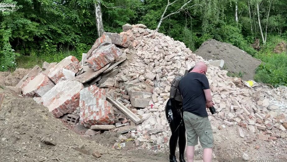 Mfetilicious Behind The Scenes Video Of Another Outfit I Wore During My Shoot Day At Bea Miersch Place