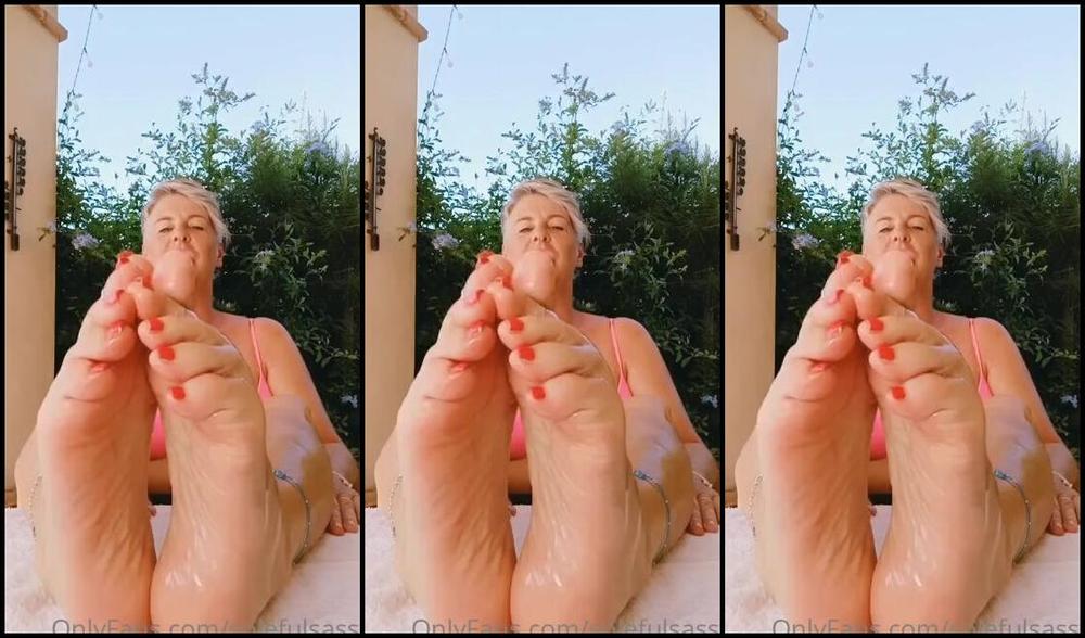 Solefulsassy Onlyfans Oily Soles Tease Would You Like A Lick Or Maybe A Suck