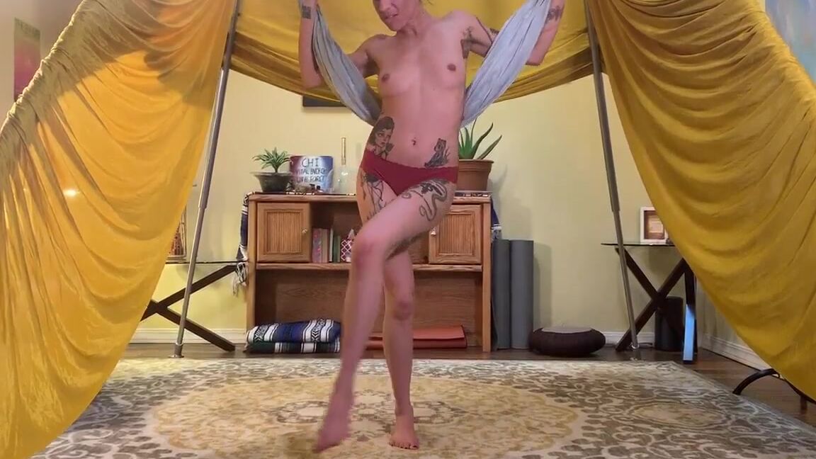 Dancing, Erotic Dancers, Hairy Bush, Nudity/Naked, Tattoos ciren verde getting naked in the silk ManyVids