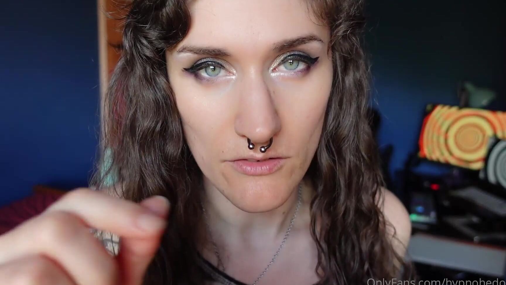 Hypnohedonista Time For A Staring Contest The Game Is Rigged Of Course But That Doesn T Stop You Fr