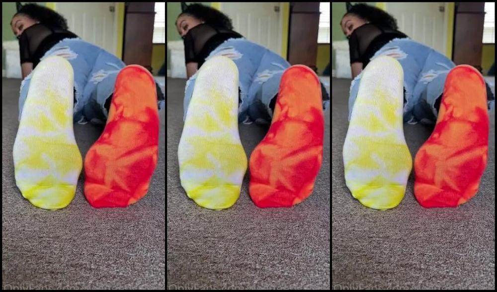 Deedeericanfeet Onlyfans As Requested No Show Socks And Jeans2