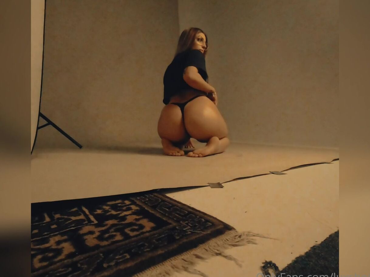 Luxshooter Bts In The Studio With Lilith Cavaliere