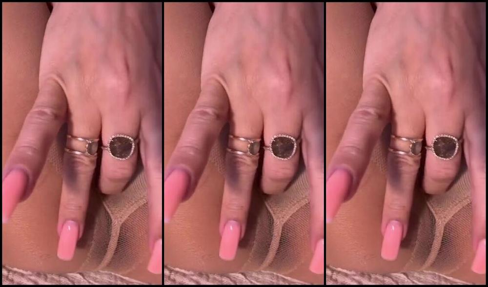 Julia Woo Aka Woo Movie 10 20 2024 Onlyfans Video Wearing Pantyhose Again