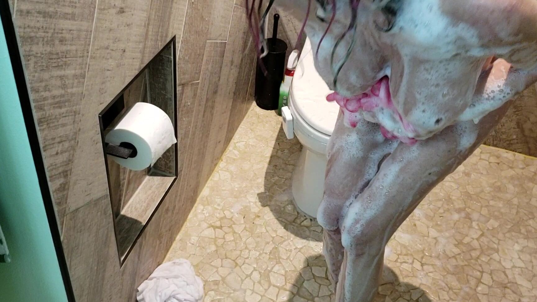 "Stormi Winters" milf, ass fetish, finger fucking, shower scenes, wet & messy What are friends for Manyvids