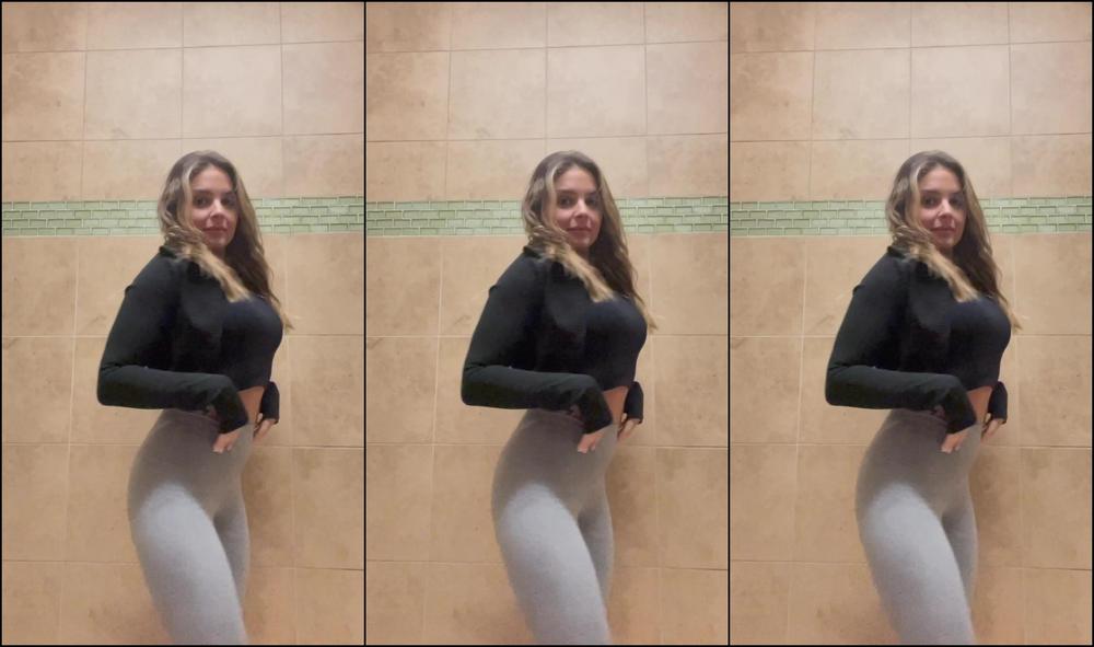 Emilyxbanks 2024 03 05 My Ass Really Needs Your Face All Up In It