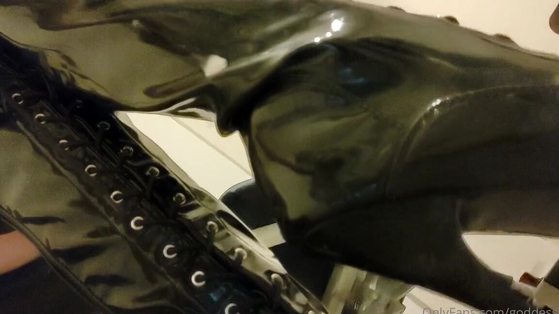 Goddess Anna Nicknamed Goddessanna Onlyfans My Boots Are Everything To You My Warm Spit Dropping Down My Heel Leaves You Mesmerised Lic J2O