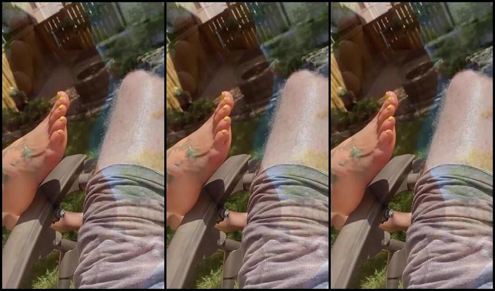 Thefantasychest Onlyfans Lazing Around In The Back While My Crescent Moon Shaped Soft Voluptuous Wrinkled Arches Bring 1P