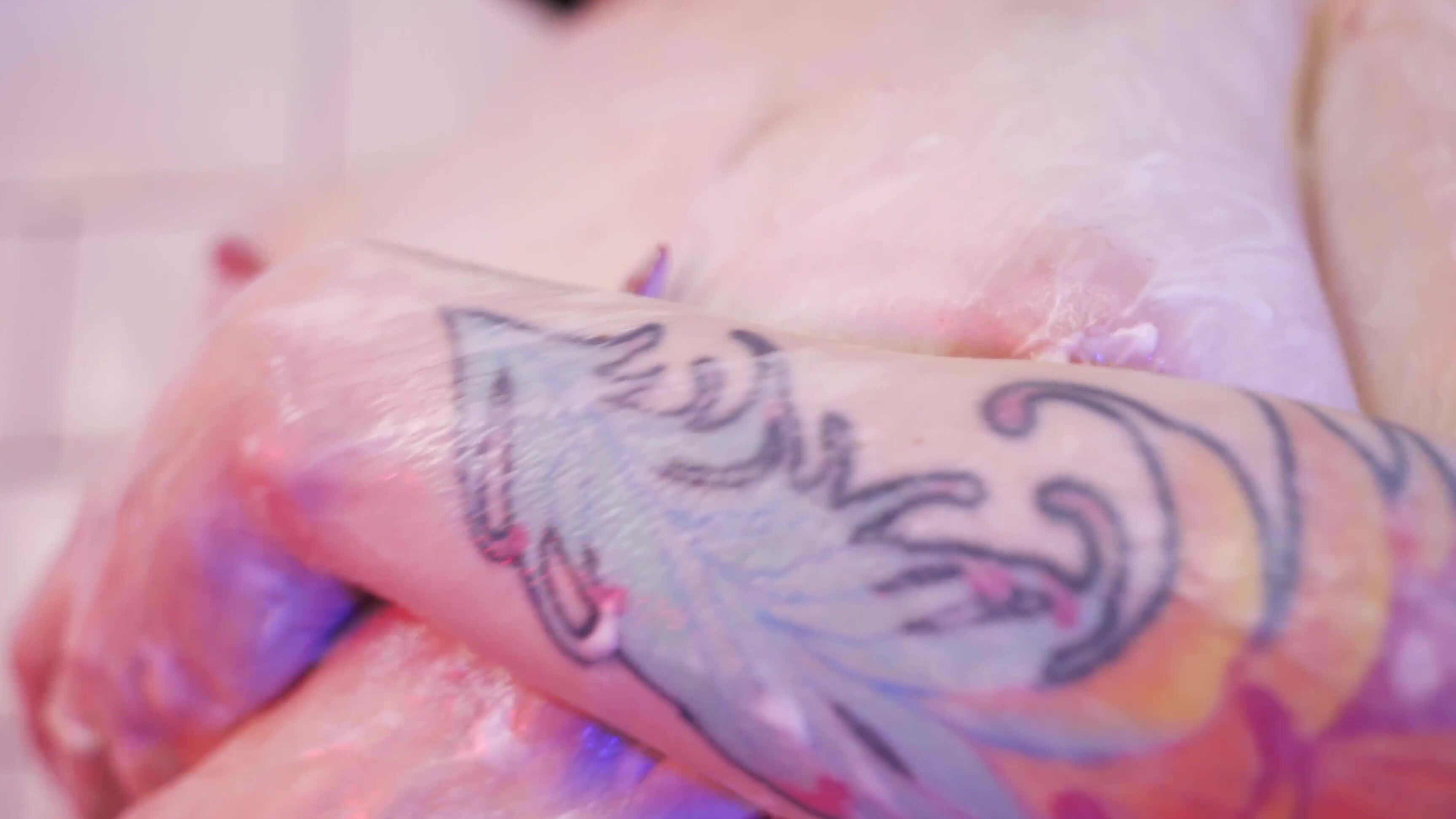 4K, Big Boobs, Lotion/Oil Fetish, Mistress, Oil hot-soapy-boobs-in-the-shower ManyVids