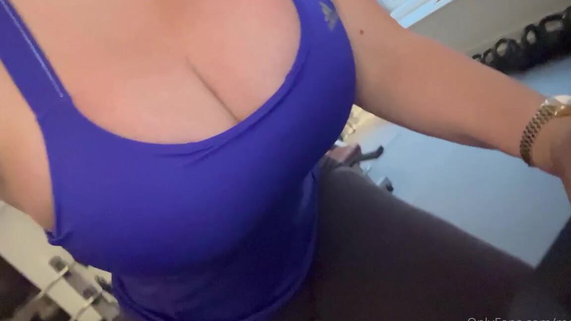 Miss Harriet Nicknamed Redtoes Onlyfans Good Morning Darlings Care To Train With Me 1