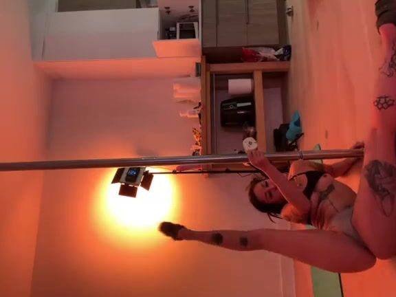 Habadomina Onlyfans Chatting Yoga And Dancing Don T Miss Out Next Time Idk Why It S Sideways 5M