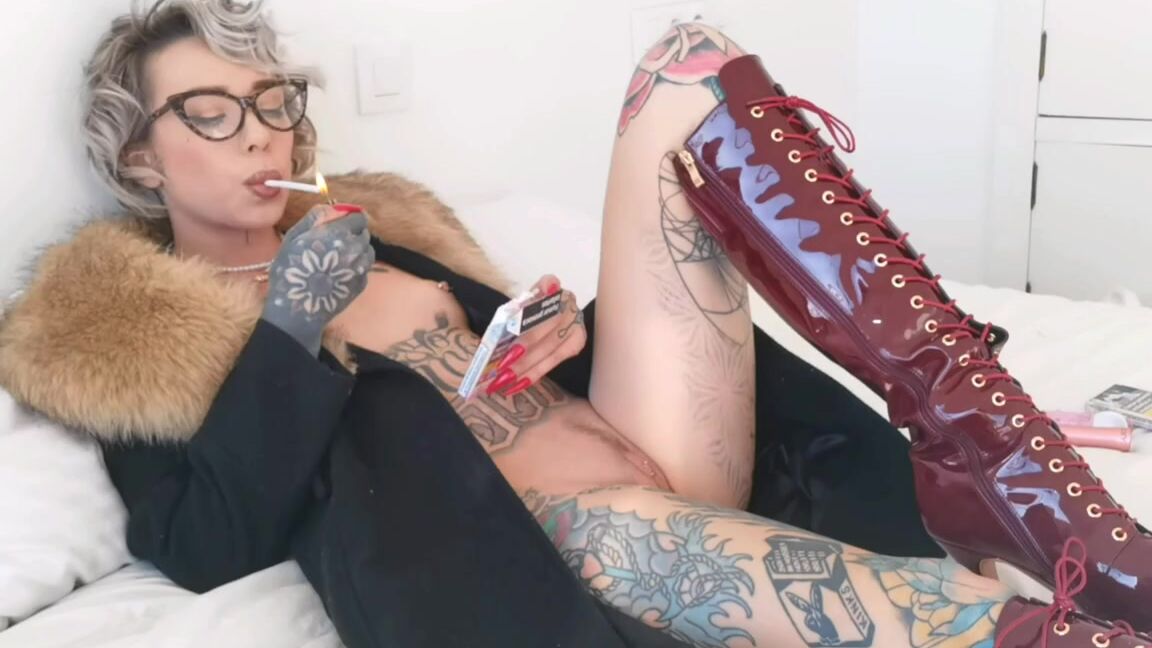 Queen Kinkerbell Nicknamed Kinkerbell23 Onlyfans Would You Like To Watch Part 2 The Full Clip Is Nearly 9 Minutes Long 5