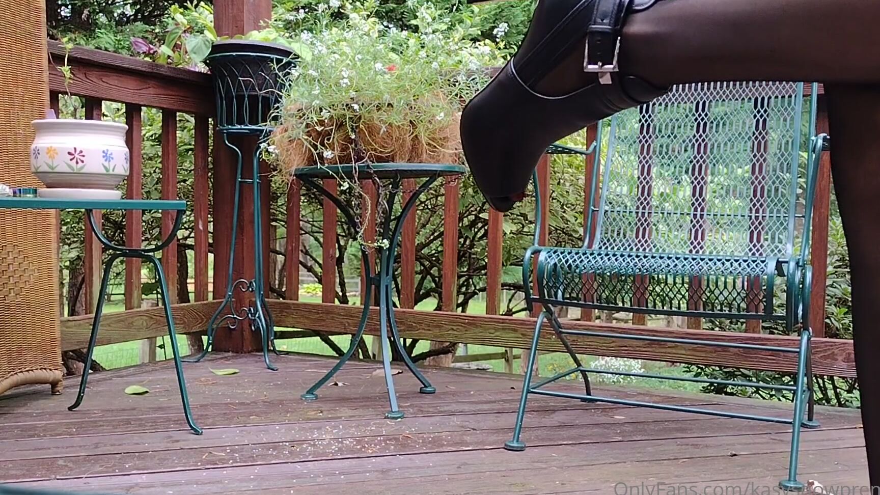 Kasysnowpremium Walking Lounging With Nylon Clad Legs And Wearing These Open Toed Heels Outside I Wonde