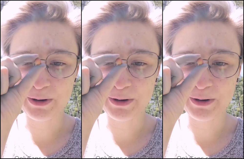 Trynatie A Lil Sfw Video I Forgot About From My Road Trip Don T Mind The Blue Hand And Shiety Qual