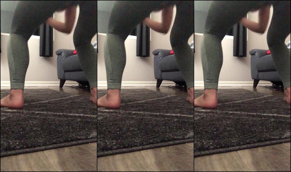 Kaedialang Went Out For A Light Walk Before Doing My At Home Workout I Decided To Film A Small Segme